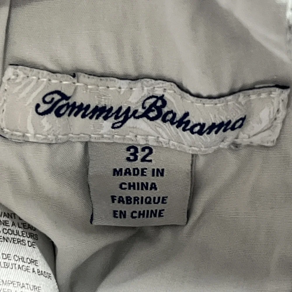 Tommy Bahama Chino Shorts Mens 32 Gray Excellent Cotton Tencel Blend Flat Front